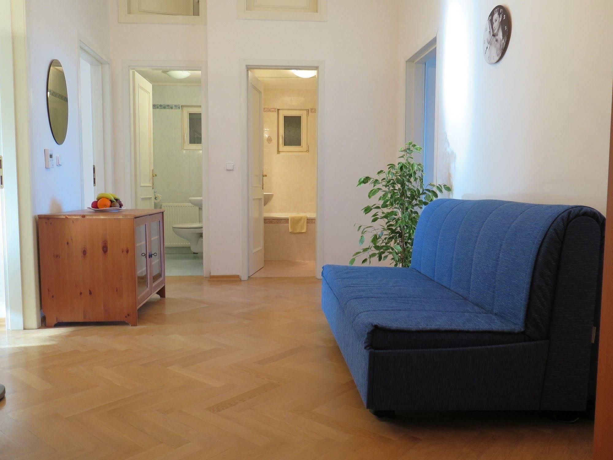 Green Oasis Wenceslas Square Apartment